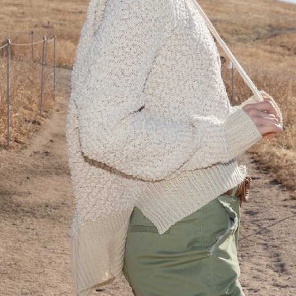 5⭐️ POL POPCORN HOODIE SWEATER - Picture 4 of 9